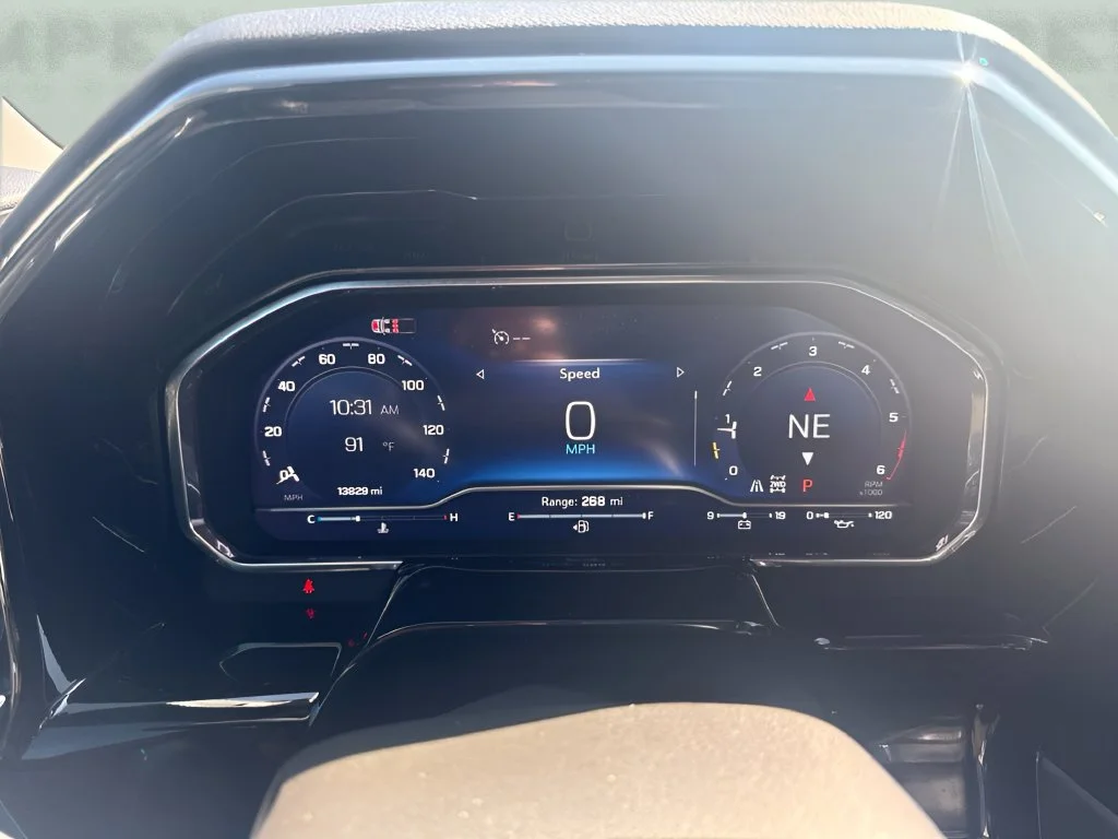 Used 2025 White Chevrolet LT image 19