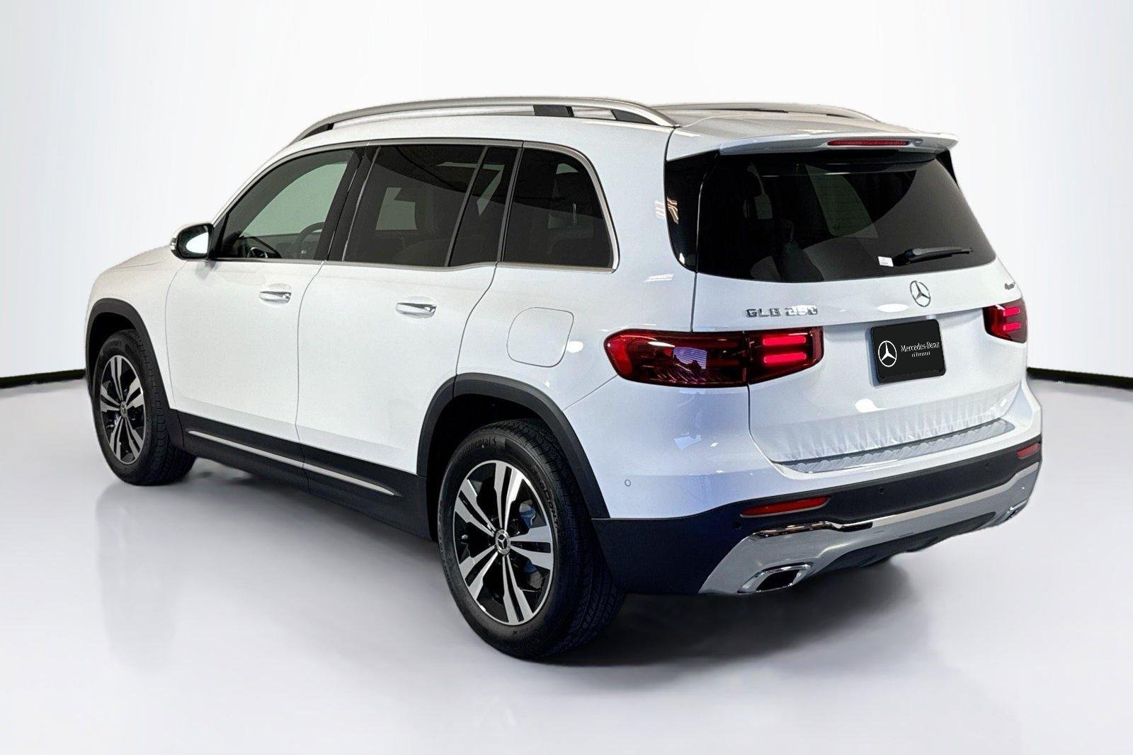 New 2026 Polar White Mercedes-Benz GLB 250 image 7