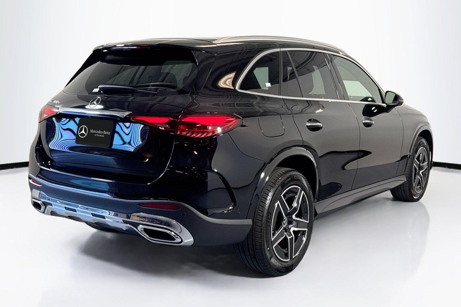 New 2026 Black Mercedes-Benz GLC 300 image 5
