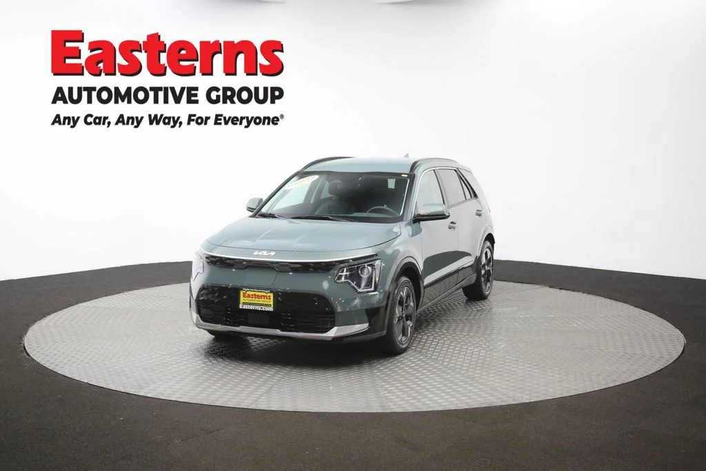 Used 2023 Green Kia Wind image 55