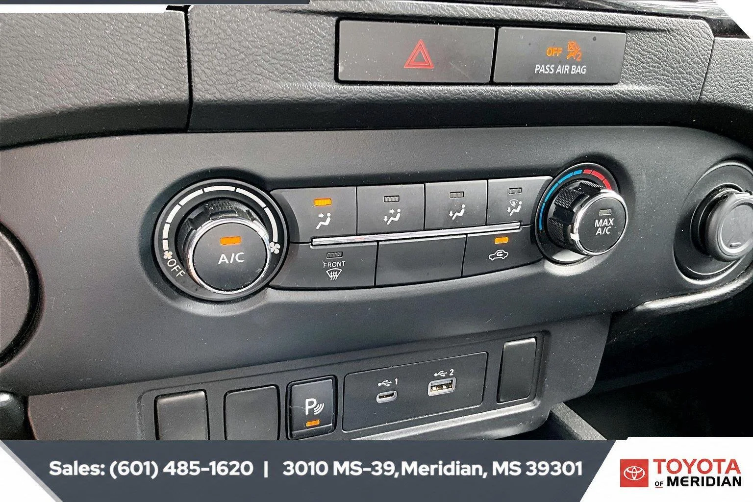 Used 2022 Glacier White Nissan SV image 22