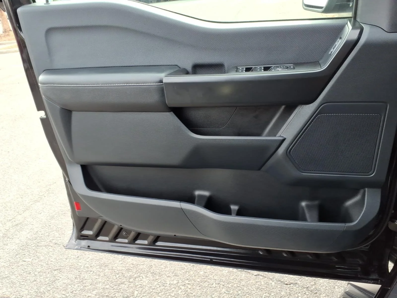 Used 2021 Agate Black Metallic Ford XL image 28