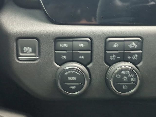 Used 2025 Gray Chevrolet RST image 27