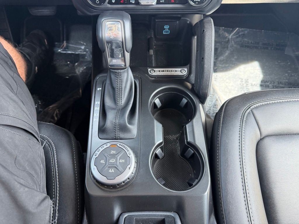 Used 2025 Gray Metallic Ford Badlands image 21