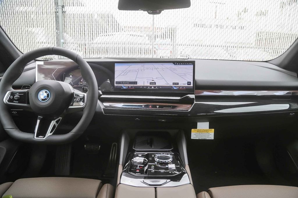 New 2027 Alpine White BMW 550e xDrive image 9