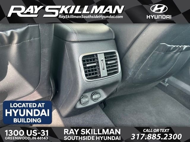 Used 2016 Black Kia EX image 31