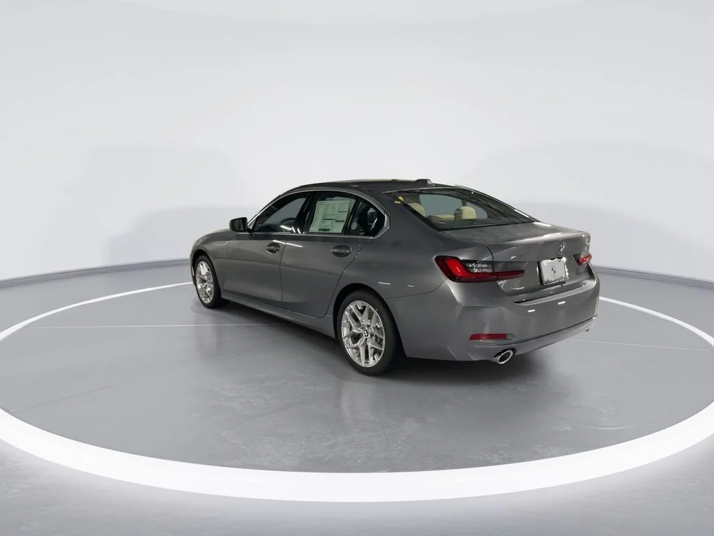2025 BMW 3 Series 330i - Photo 6