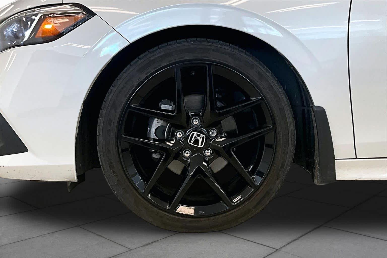 Used 2022 Platinum White Pearl Honda Sport image 10