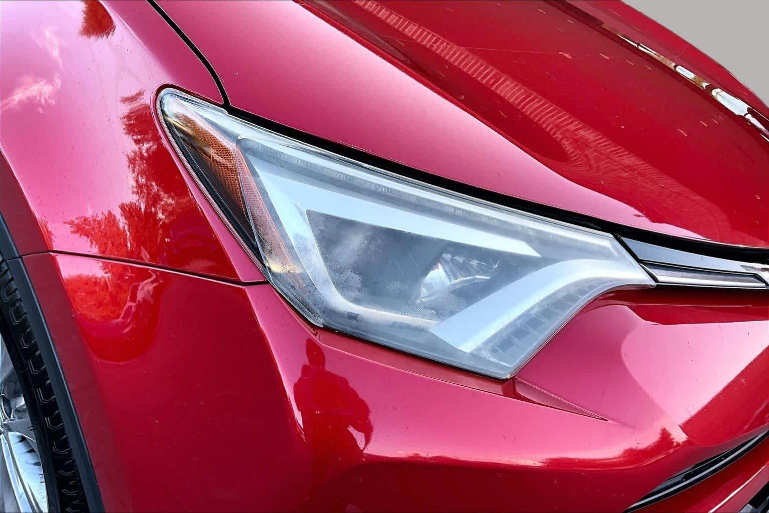 Used 2016 Barcelona Red Metallic Toyota Limited image 27