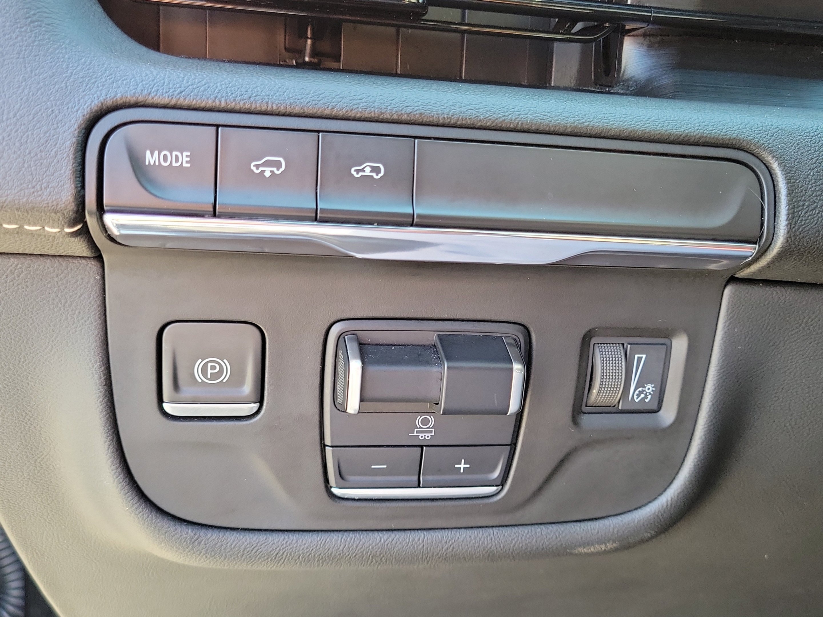 Used 2022 Black Raven Cadillac Sport image 26