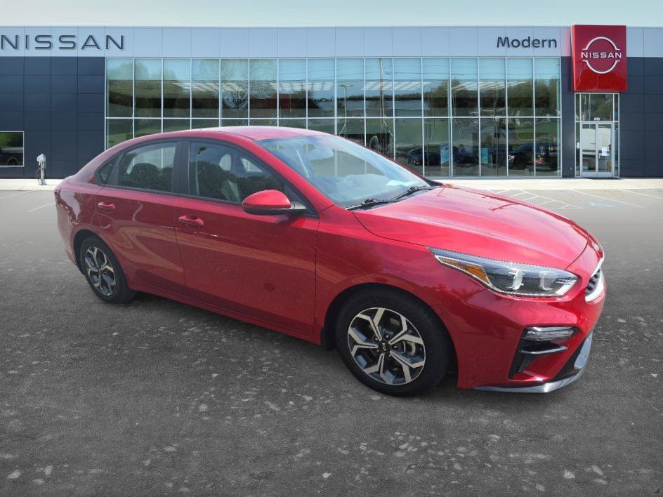 Used 2021 Currant Red Kia LXS image 3