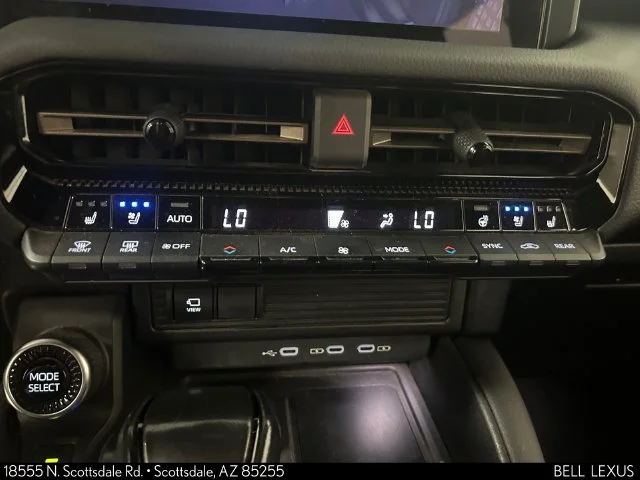 Used 2024  Toyota Base image 23