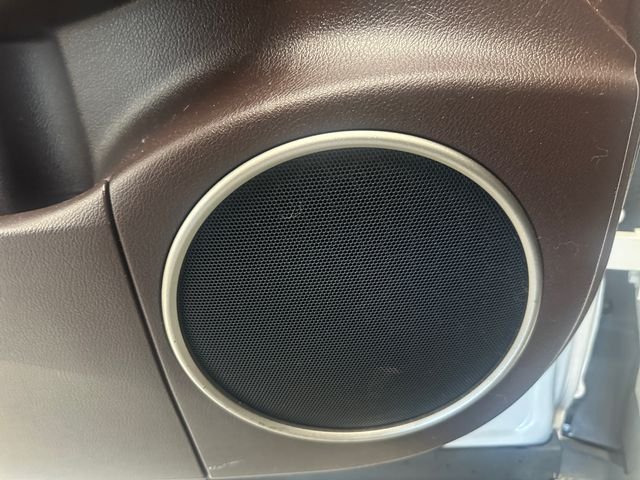 Used 2018 White Lexus 350L image 29