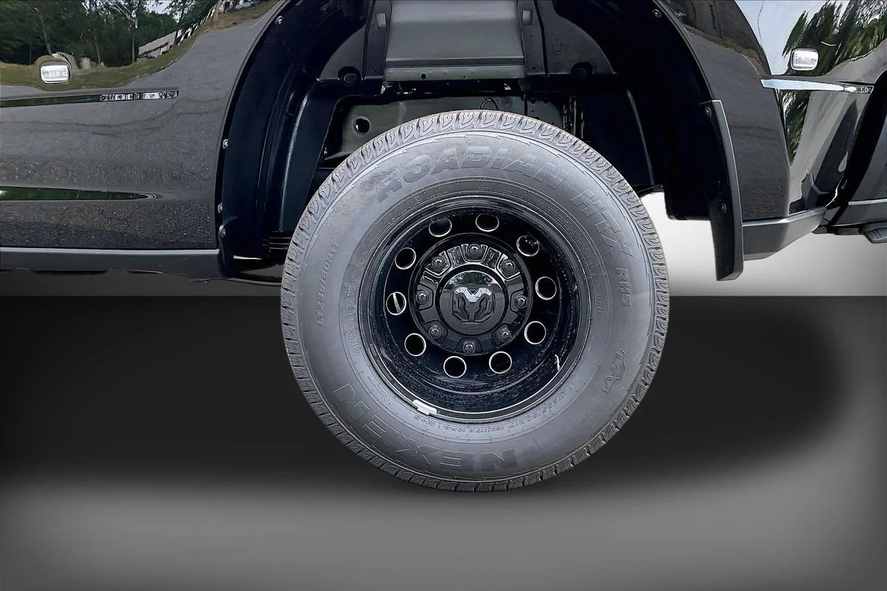 New 2026 Diamond Black Crystal Pearlcoat RAM Big Horn image 33