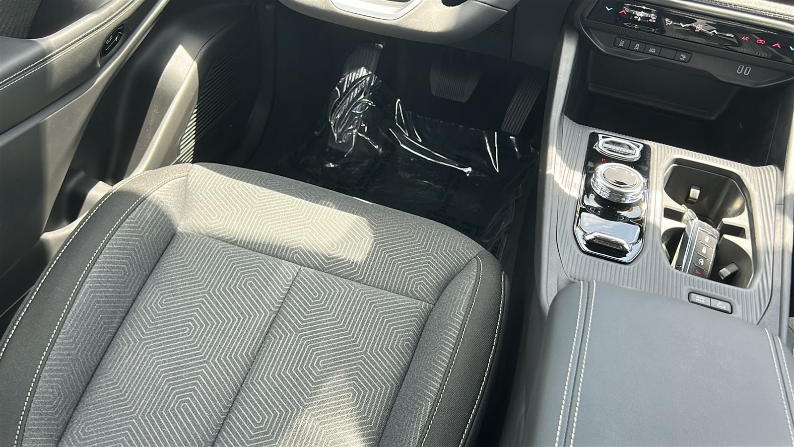 New 2026 Hydro Blue Pearlcoat Jeep Laredo image 14