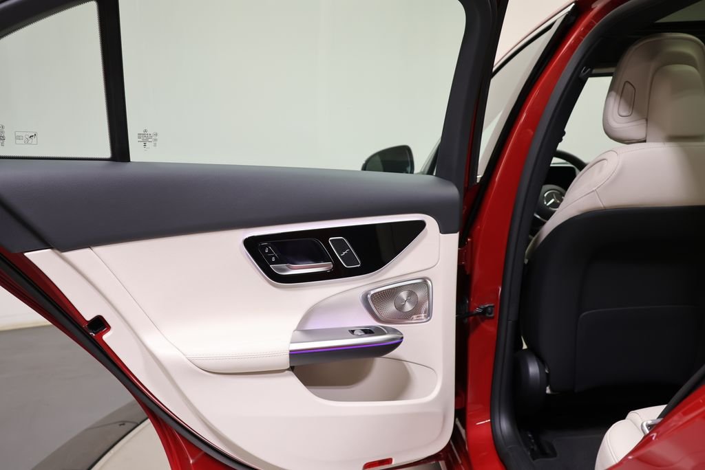 New 2026 MANUFAKTUR Patagonia Red Metallic Mercedes-Benz C 300 image 39
