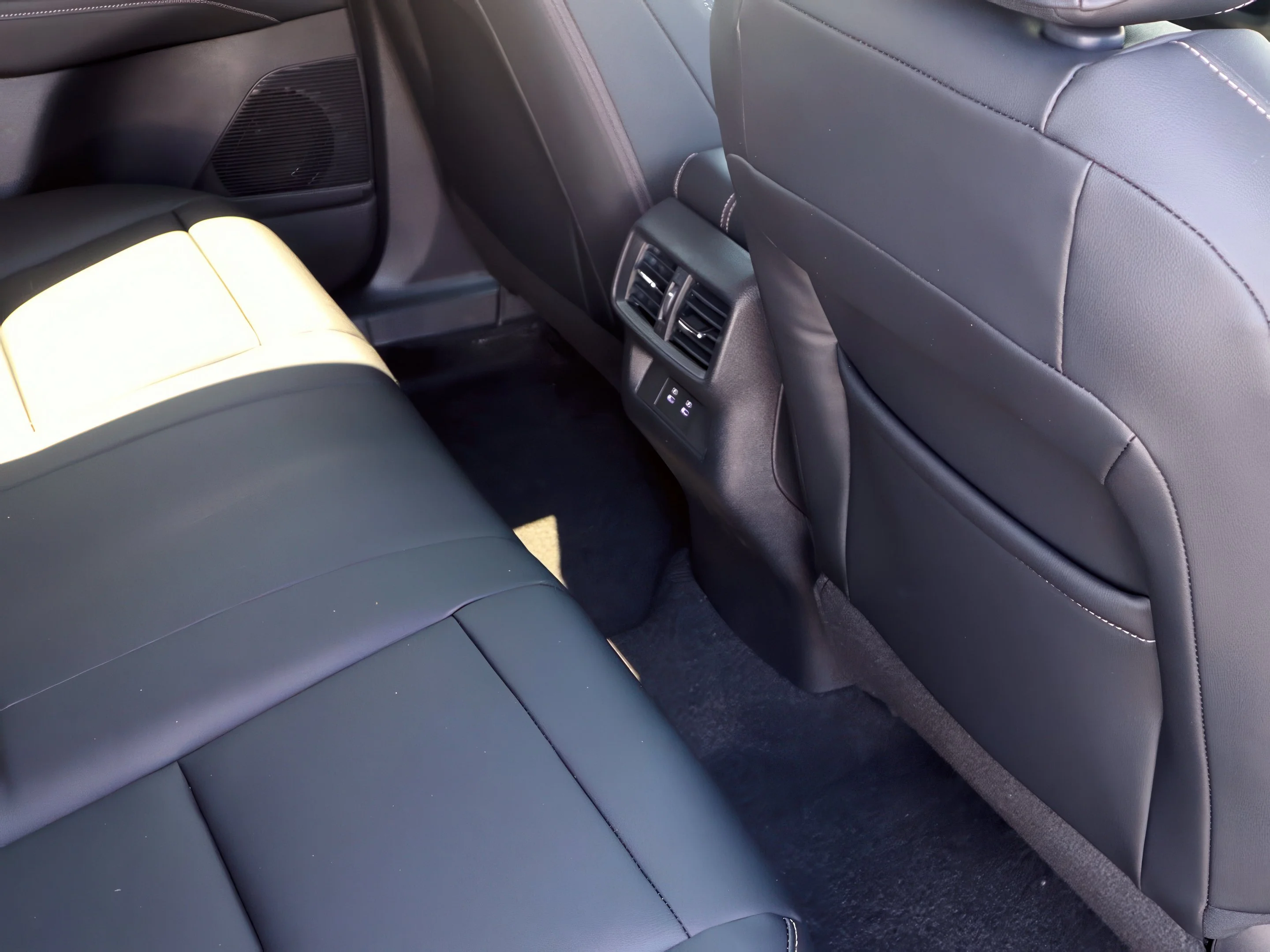 2025 Nissan Murano SV - Photo 27