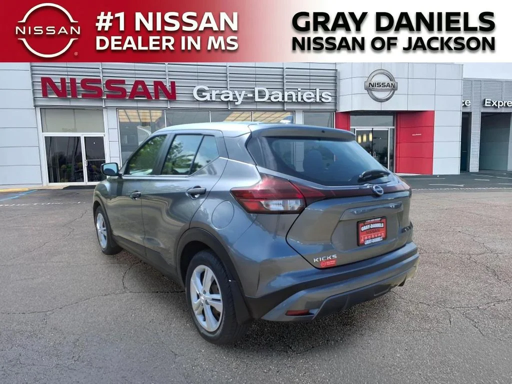 Used 2022 Gray Nissan S image 5