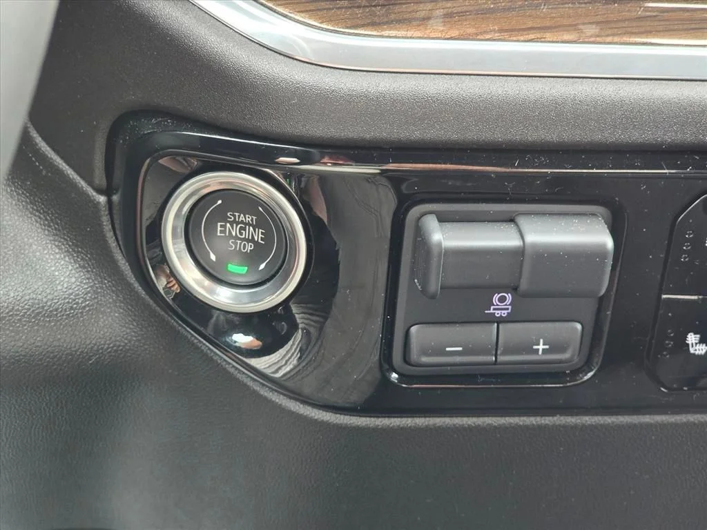 Used 2025 Gray Chevrolet RST image 17