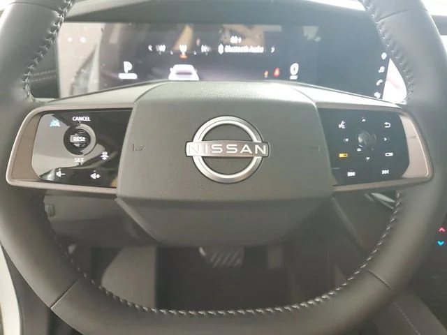 New 2025 Two-tone Everest White TriCoat / Super Black Nissan SL image 27