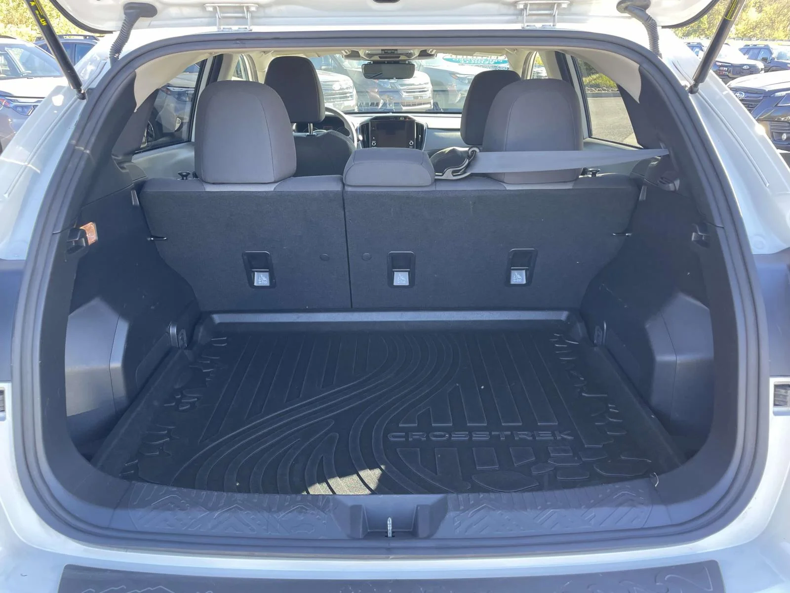 Used 2025 Crystal White Pearl Subaru Premium image 29