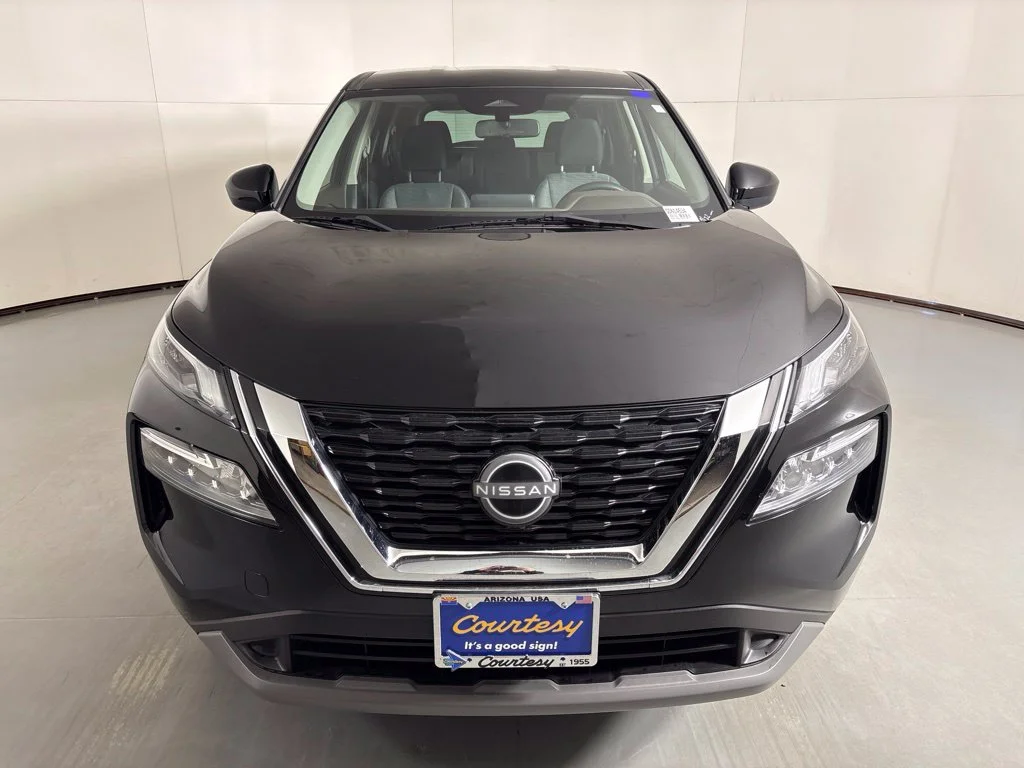 Used 2023 Black Nissan SV image 3