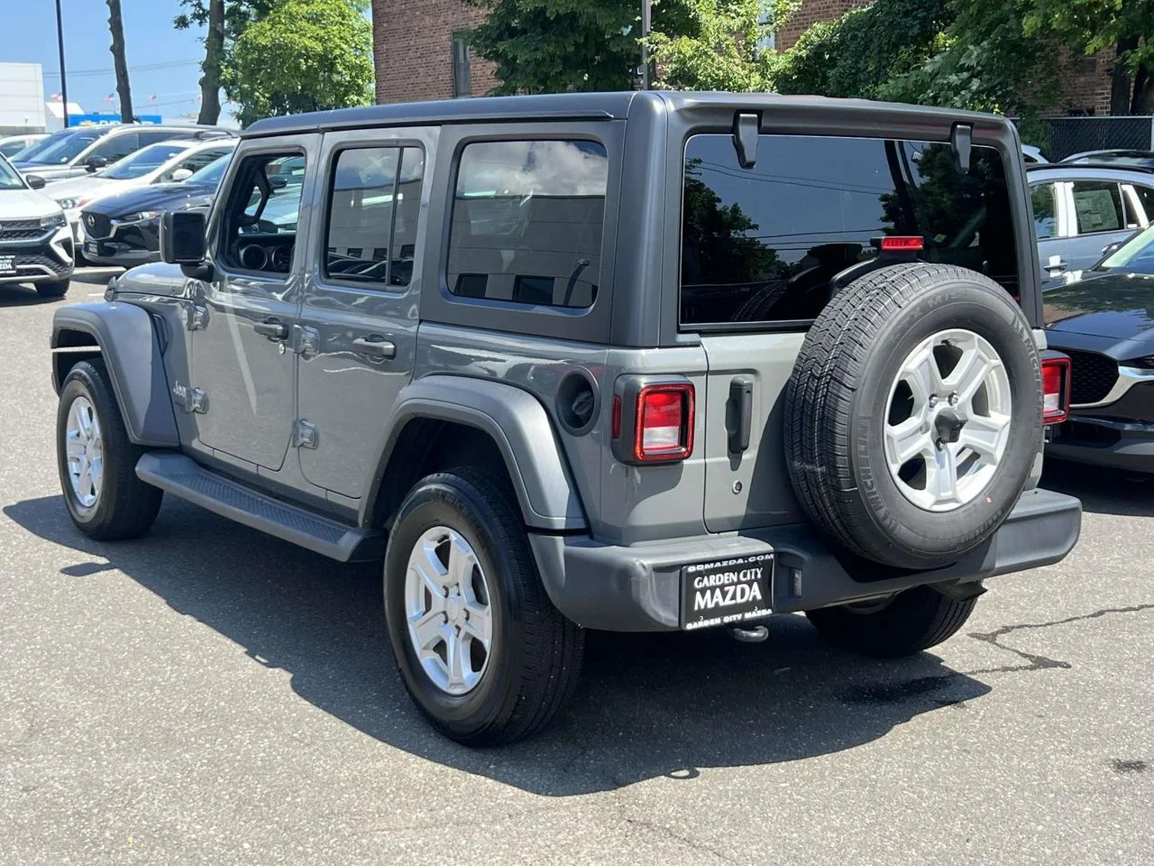 Used 2018 Sting-Gray Clearcoat Jeep Sport S 4x4 image 9