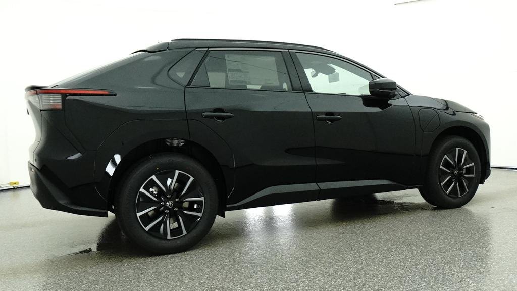 New 2026 Midnight Black Metallic Toyota XLE image 15