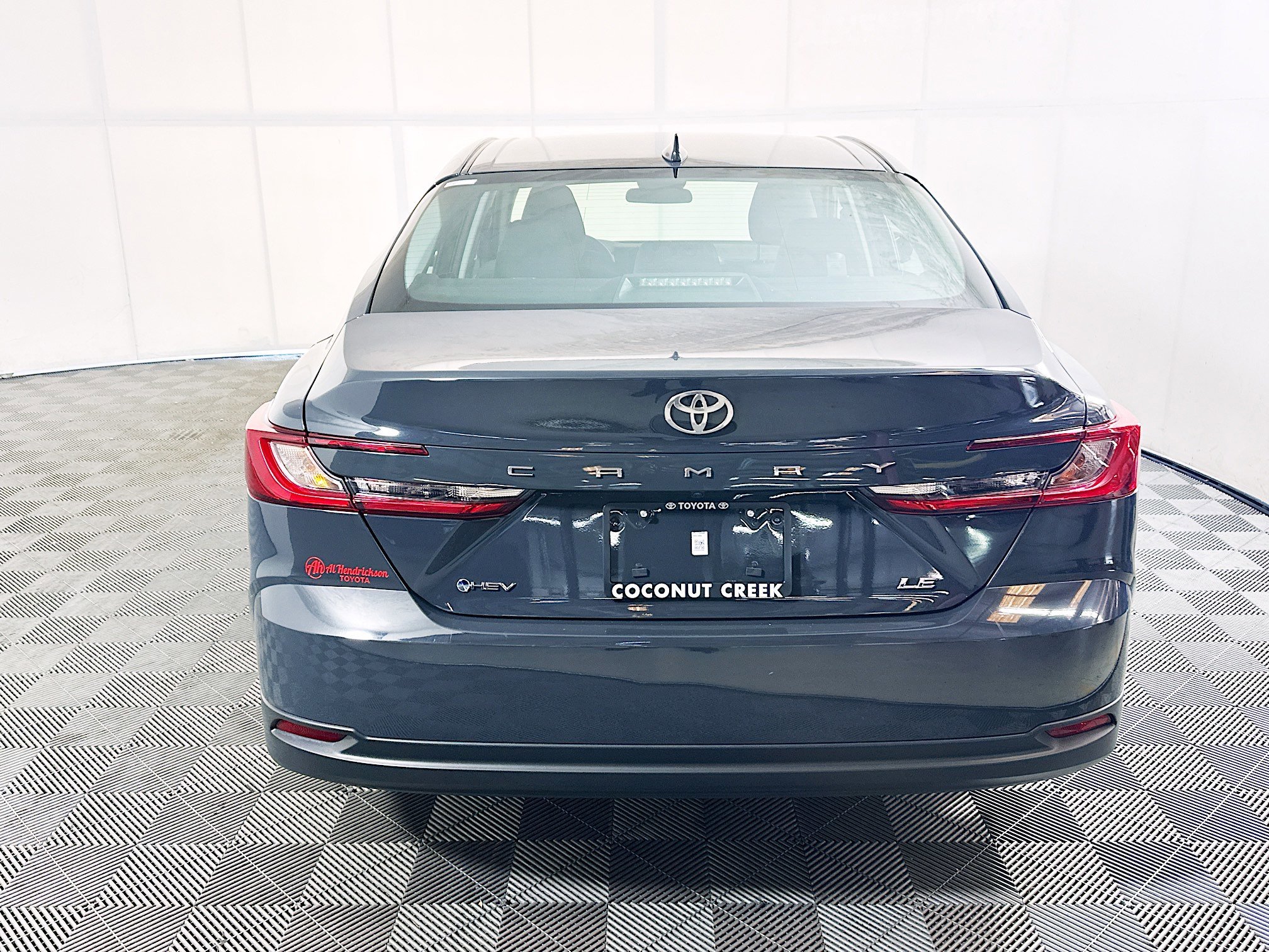 Used 2025 Underground Toyota LE image 4
