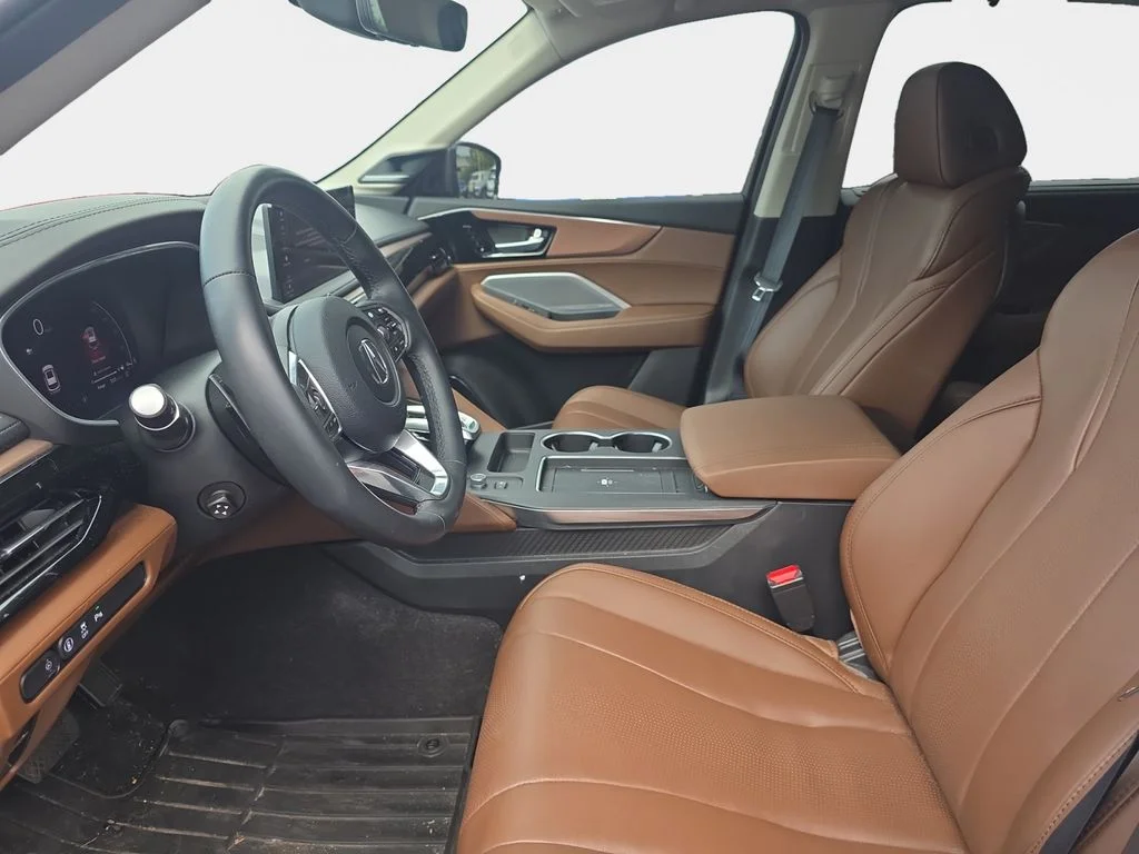 Certified Used 2025 Liquid Carbon Metallic Acura Technology Package image 11