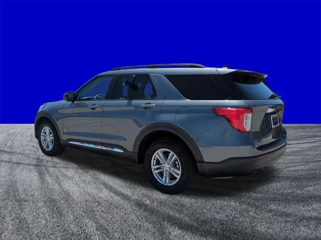 Used 2023 Gray Metallic Ford XLT image 6