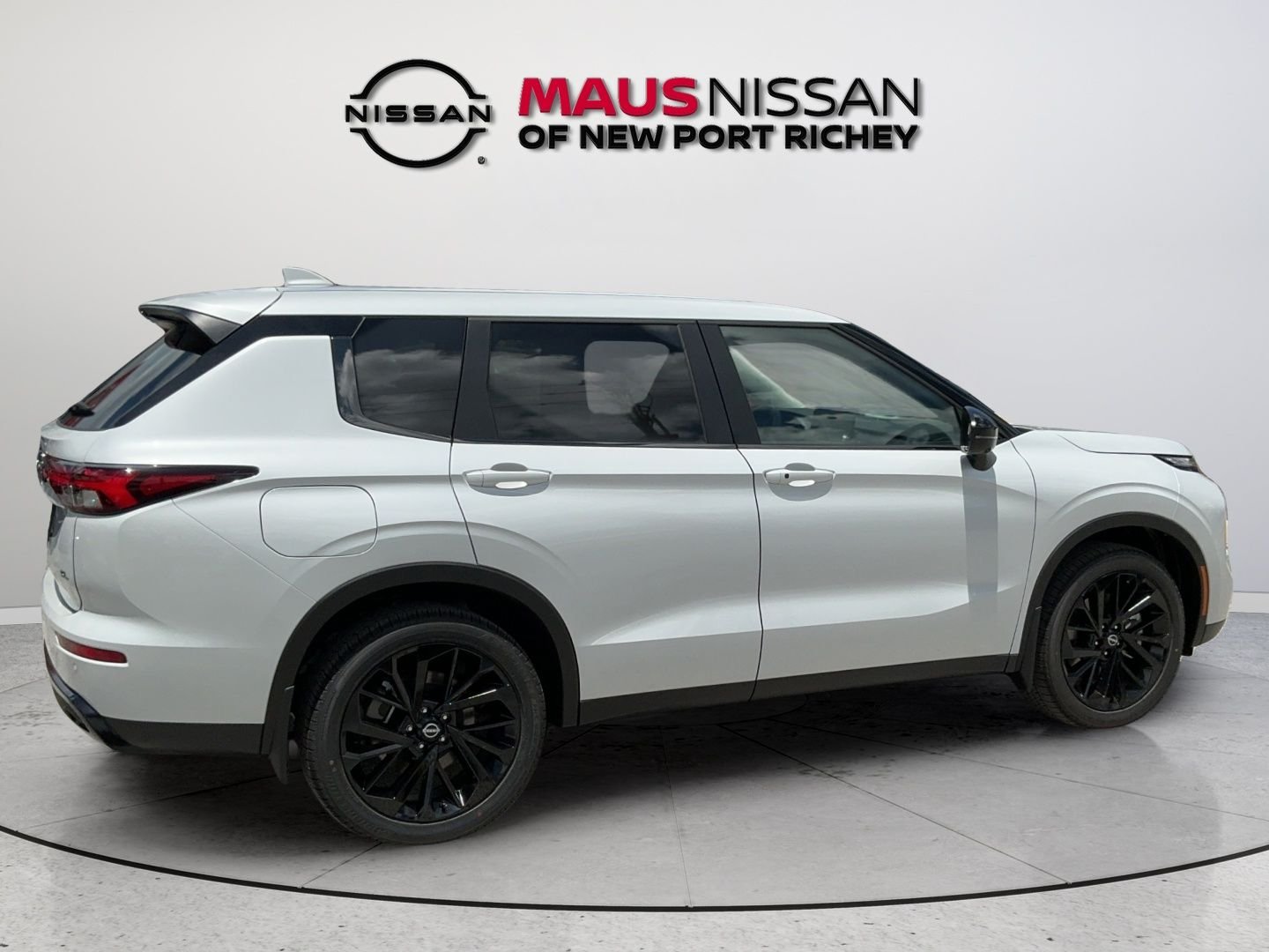 New 2026 White Nissan SL image 12