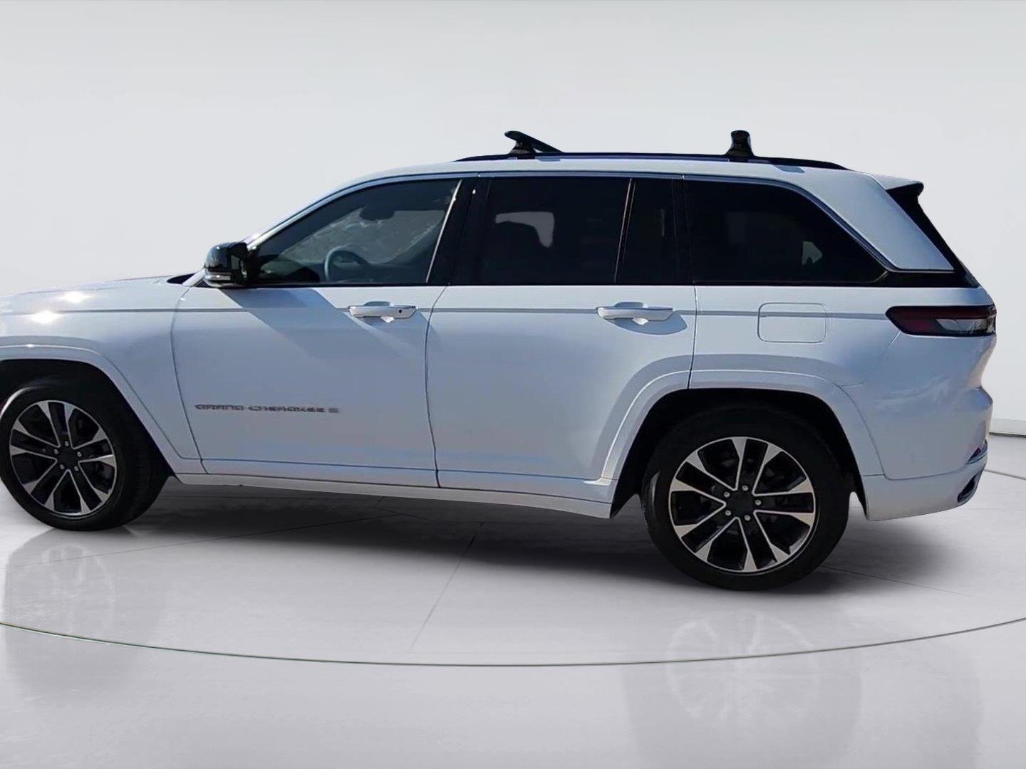 2022 Jeep Grand Cherokee photo 6 of 35