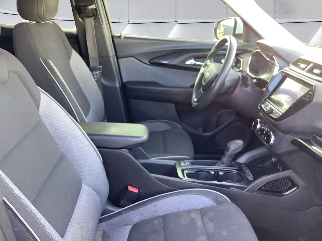 Used 2022 White Chevrolet LT image 13