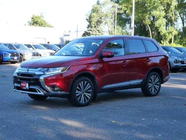 Used 2020 Mitsubishi Outlander SE with VIN JA4AZ3A36LZ017609 for sale in White Bear Lake, Minnesota