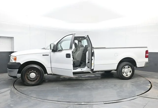 Used 2007 White Ford  image 47