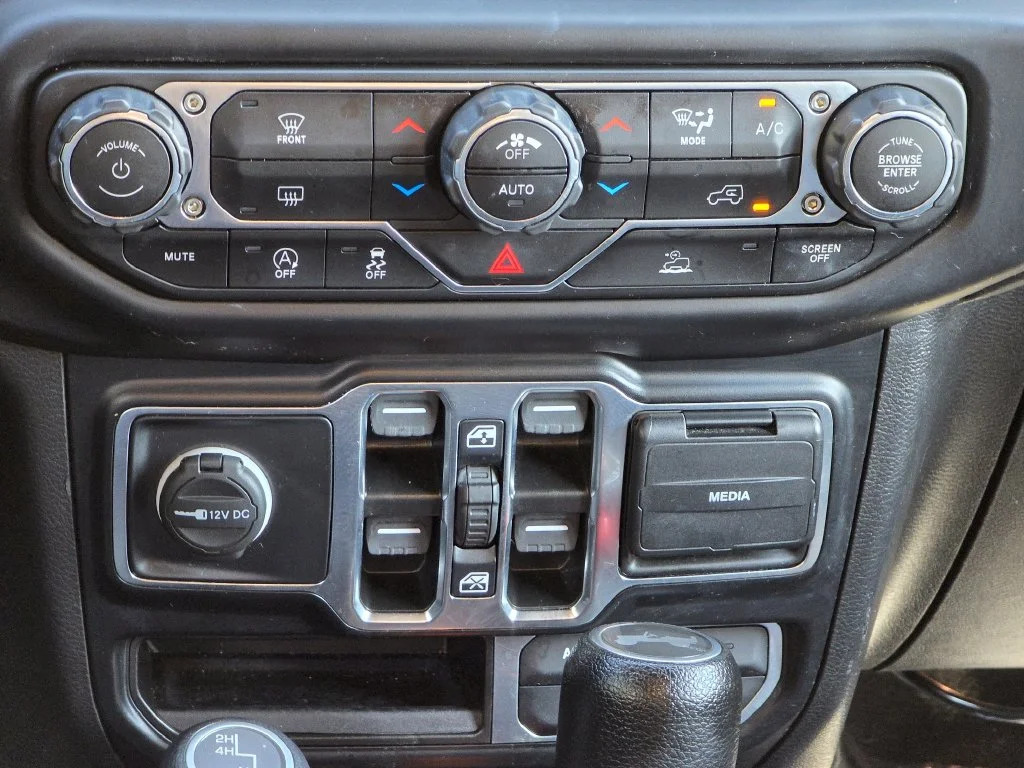 Used 2022 Gray Jeep Unlimited Sahara image 33