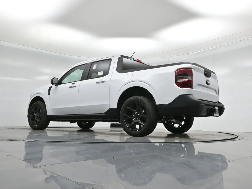 New 2026 Oxford White Ford Lariat image 50