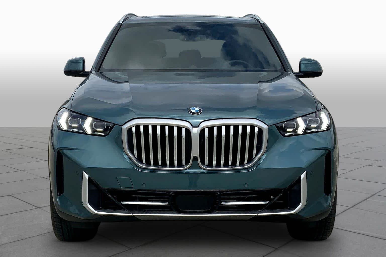 Used 2026 Blue Ridge Mountain Metallic BMW sDrive40i image 6
