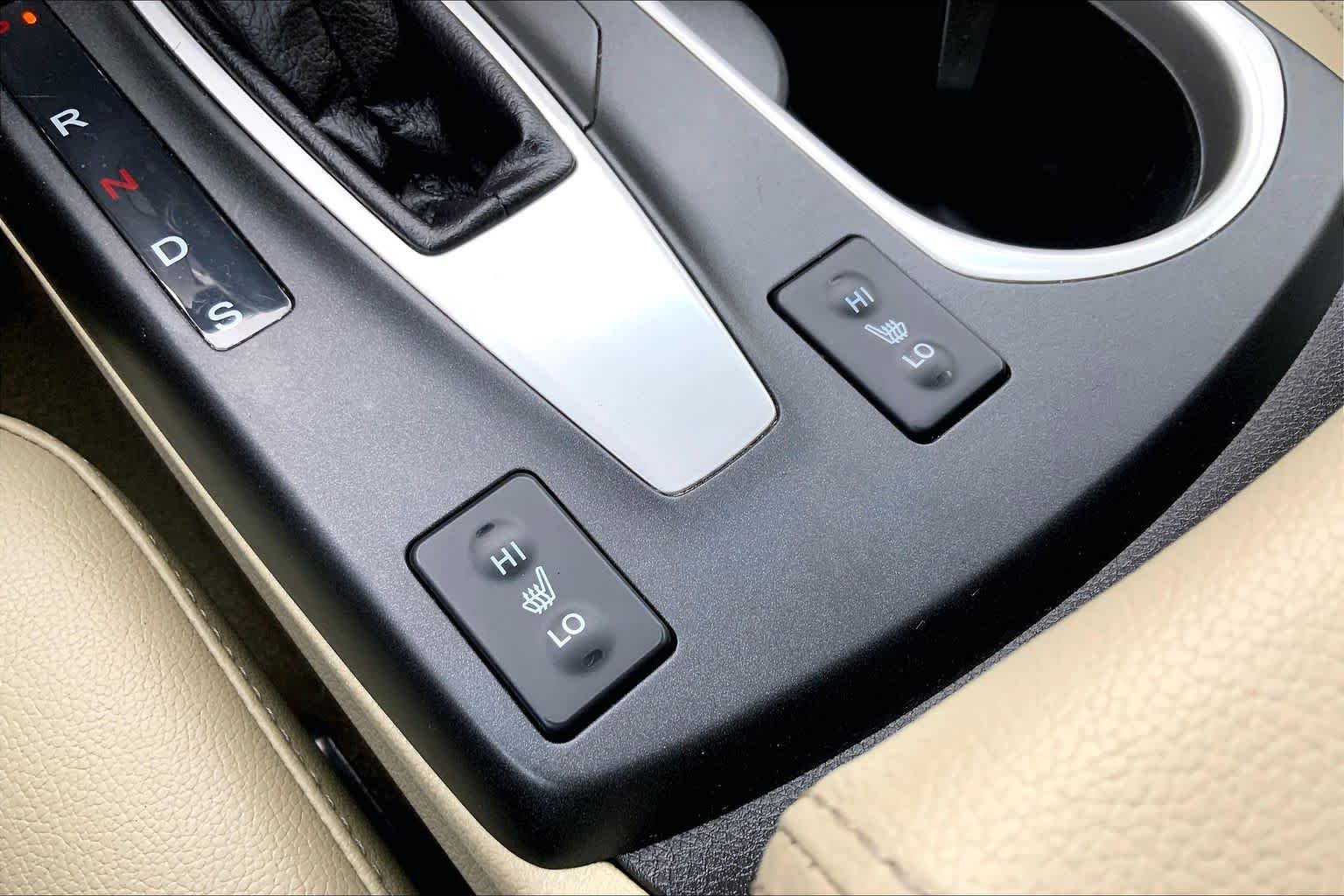 Used 2018 White Diamond Pearl Acura AWD with Technology Package image 33