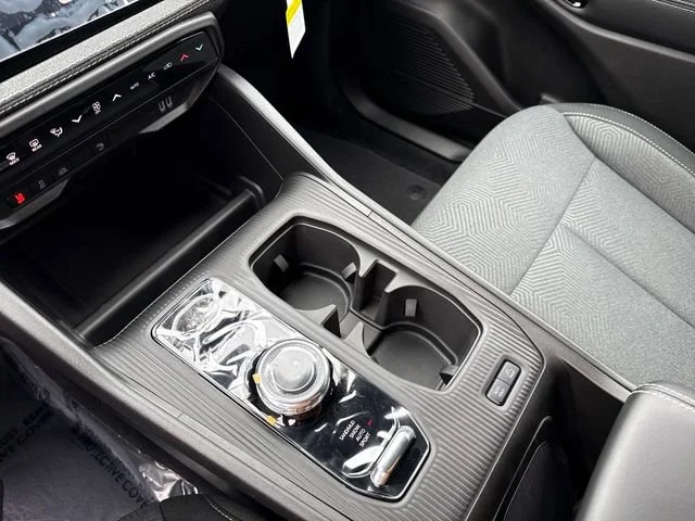 New 2026 Bright White Clear-Coat Exterior Paint Jeep Laredo image 26