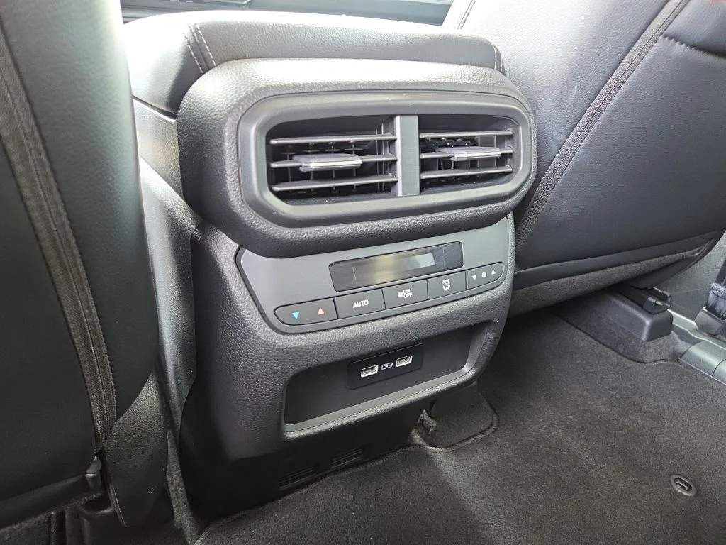 Used 2023 White Honda EX-L image 27