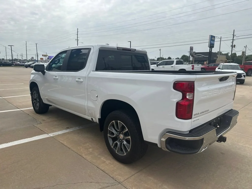 New 2026 Summit White Chevrolet LT image 30
