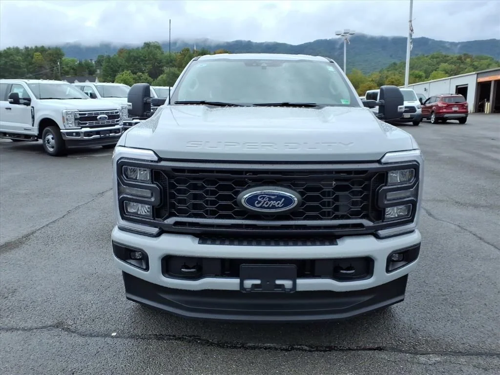 New 2026 Avalanche Ford F-350® XL image 8