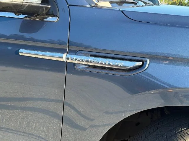 Used 2020 Blue Diamond Lincoln Reserve image 23