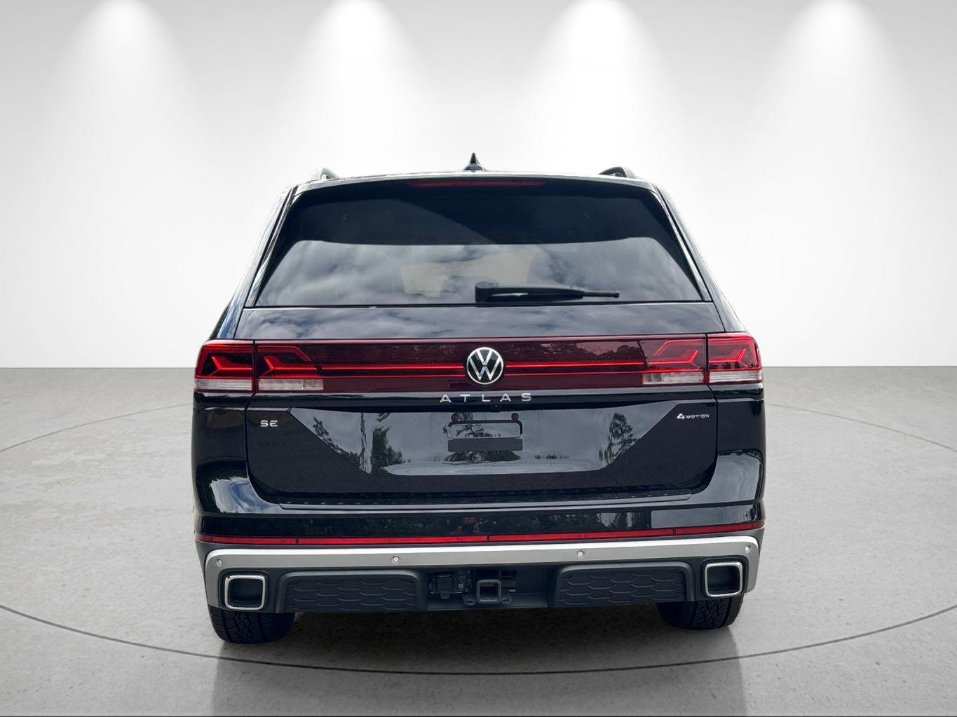 Used 2025 Deep Black Pearl Volkswagen 2.0T Peak Edition image 4