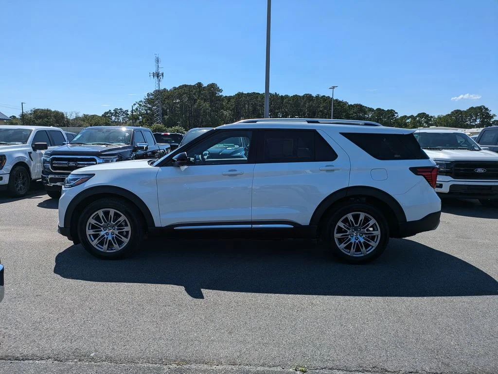 New 2026 Star White Metallic Tri-Coat Ford Platinum image 7