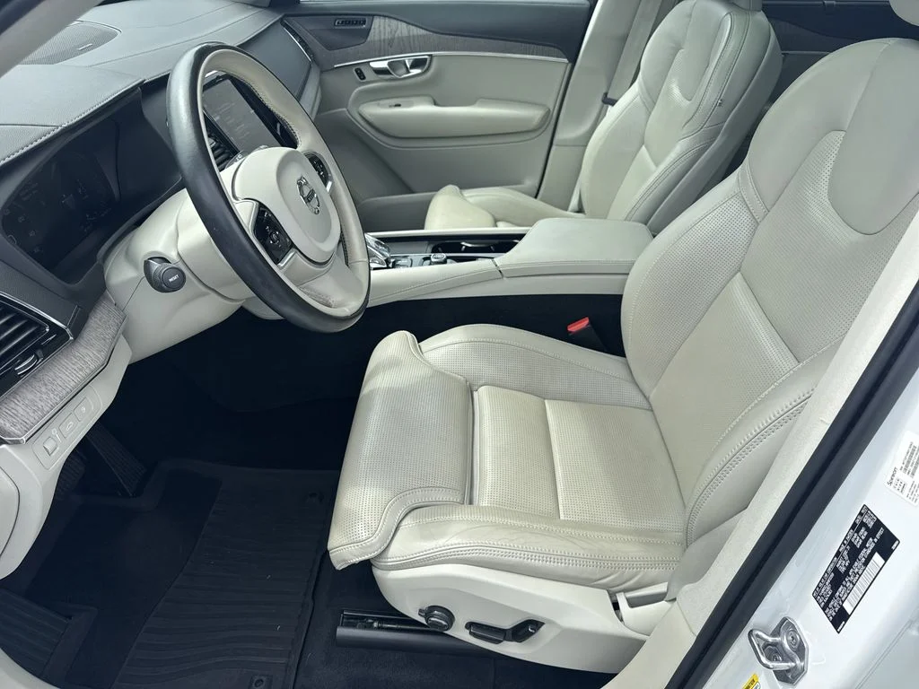 Used 2022 White Volvo T8 Inscription 7 Passenger image 9