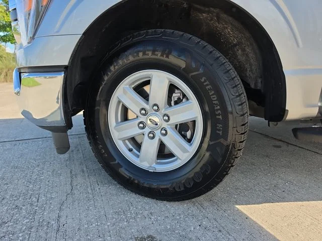 Used 2023 Silver Ford XLT image 25