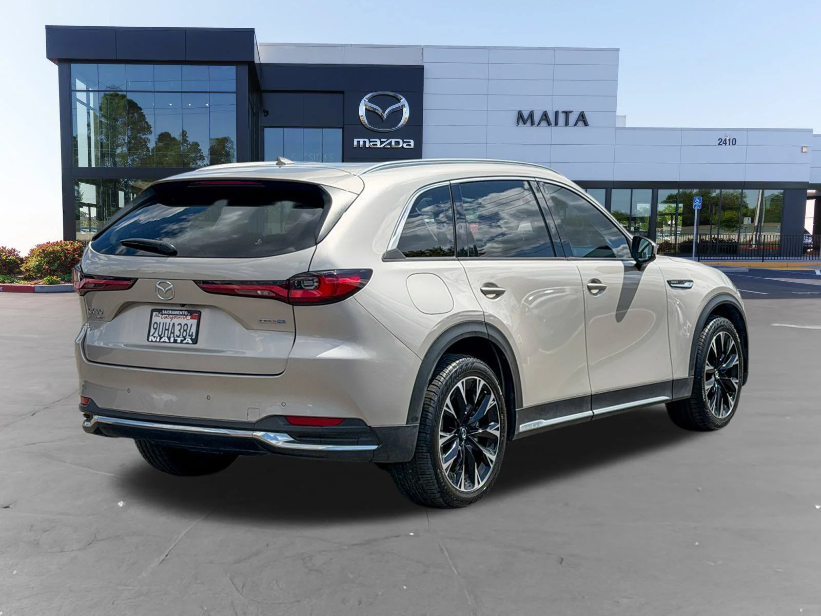 Certified Used 2024 Platinum Quartz Mazda Premium image 5